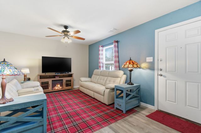 1337 Fox Hollow Court, Pelican Bay, TX 76020