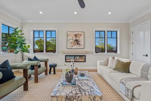 305 J Avenue, Coronado, CA 92118