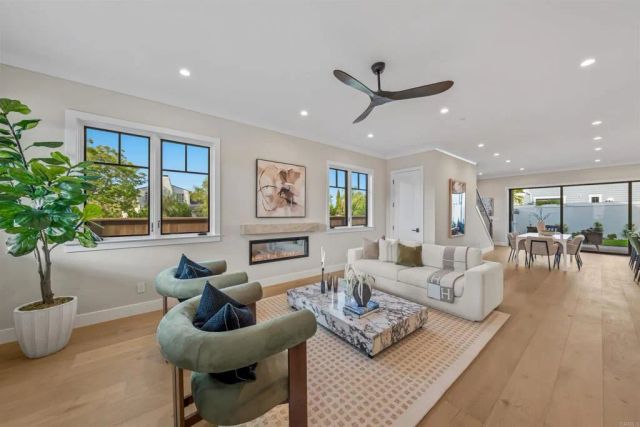305 J Avenue, Coronado, CA 92118