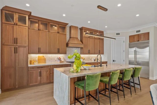 305 J Avenue, Coronado, CA 92118