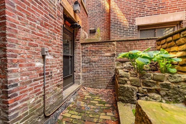24 Hancock St 2, Boston, MA 02114