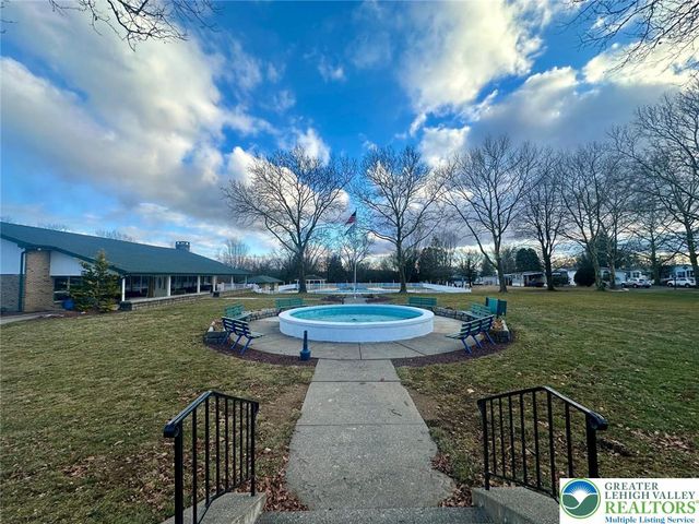 13 Longwood Circle, Moore Twp, PA 18014