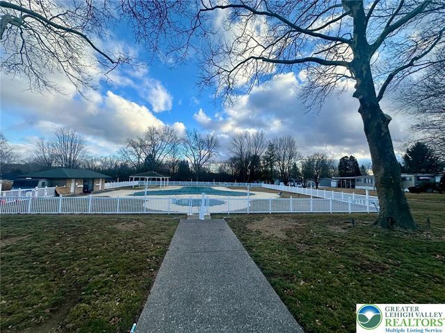 13 Longwood Circle, Moore Twp, PA 18014