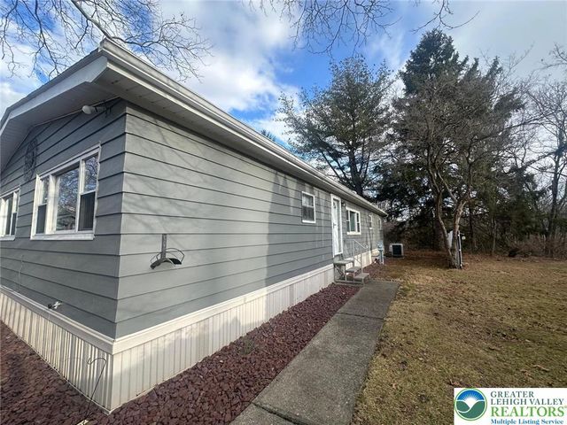 13 Longwood Circle, Moore Twp, PA 18014