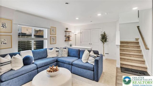 1132 Meadowlark Drive, Upper Macungie Twp, PA 18051