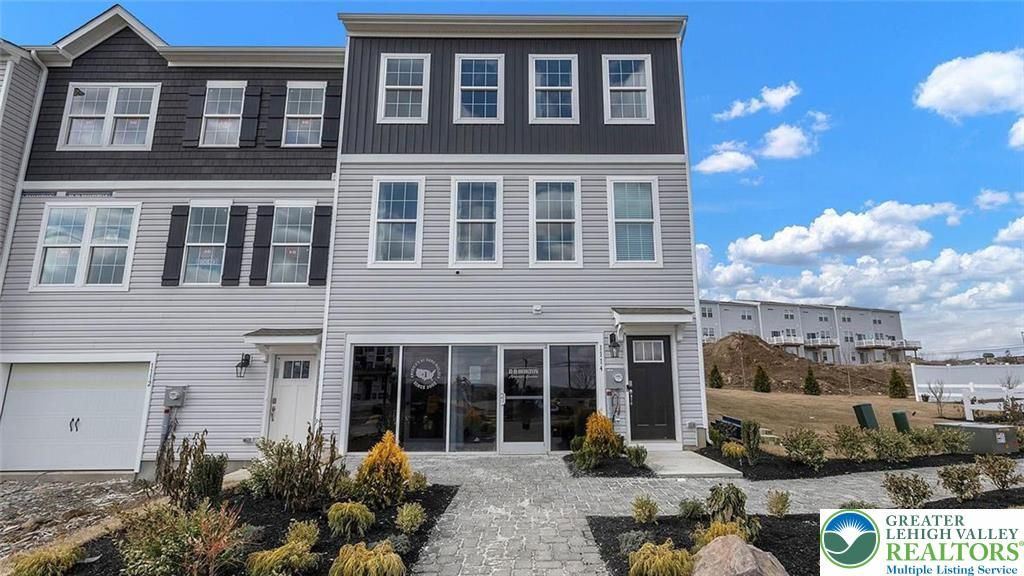 1132 Meadowlark Drive, Upper Macungie Twp, PA 18051