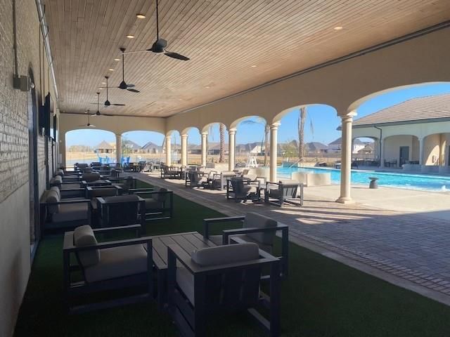 19239 Seabiscuit Stable Trail, Tomball, TX 77377