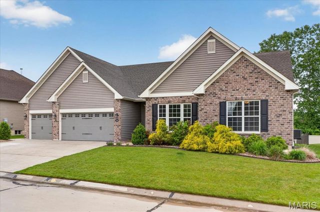 544 Miralago Shore Drive, St Peters, MO 63376
