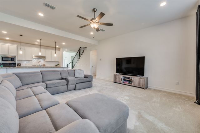 1609 Quentin Drive, Aubrey, TX 76227