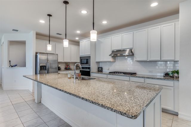 1609 Quentin Drive, Aubrey, TX 76227