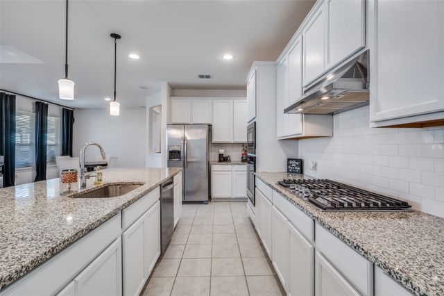 1609 Quentin Drive, Aubrey, TX 76227