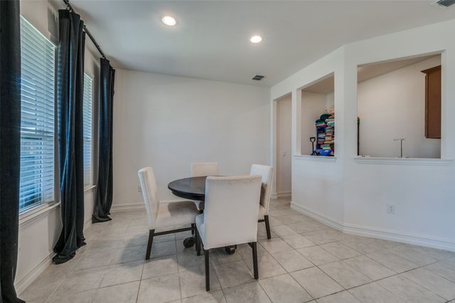 1609 Quentin Drive, Aubrey, TX 76227