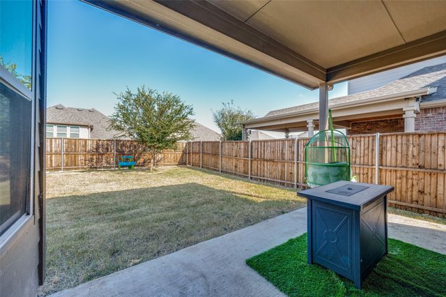 1609 Quentin Drive, Aubrey, TX 76227