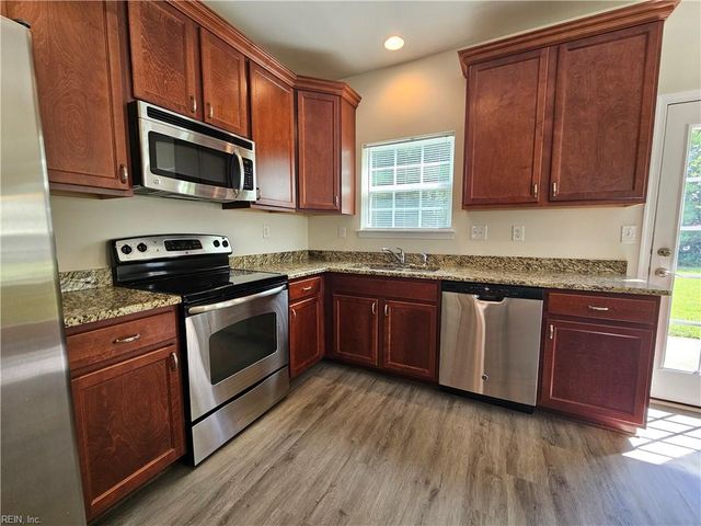 2036 Sweetwood DR, Suffolk, VA 23434