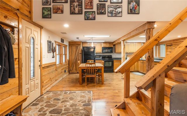 31 Sunset Lane, Steelville, MO 65565