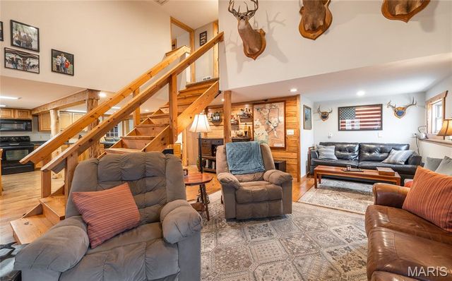 31 Sunset Lane, Steelville, MO 65565