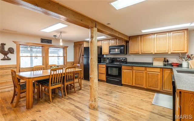 31 Sunset Lane, Steelville, MO 65565