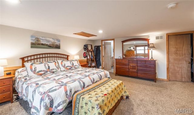 31 Sunset Lane, Steelville, MO 65565