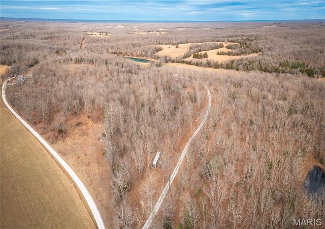 31 Sunset Lane, Steelville, MO 65565