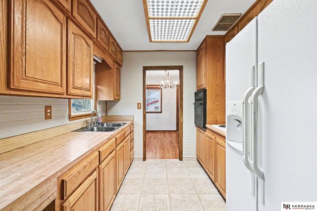 1227 Sunset Drive, Bellevue, NE 68005