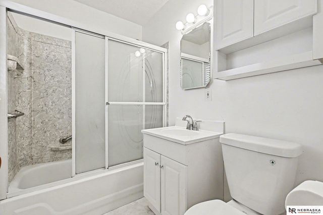 1227 Sunset Drive, Bellevue, NE 68005