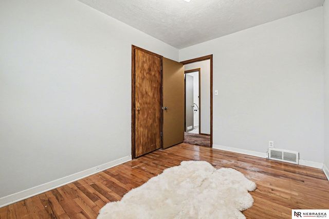 1227 Sunset Drive, Bellevue, NE 68005