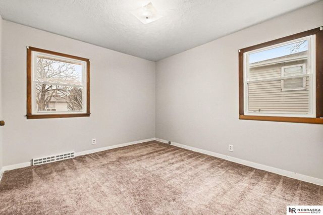 1227 Sunset Drive, Bellevue, NE 68005