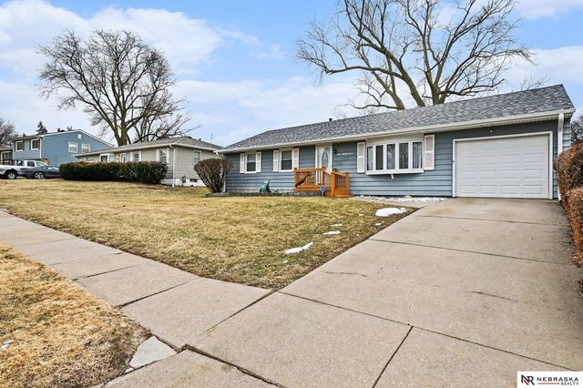 1227 Sunset Drive, Bellevue, NE 68005