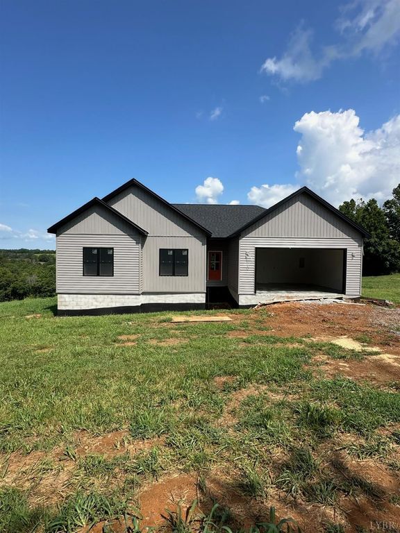 9768 Leesville Road, Evington, VA 24550