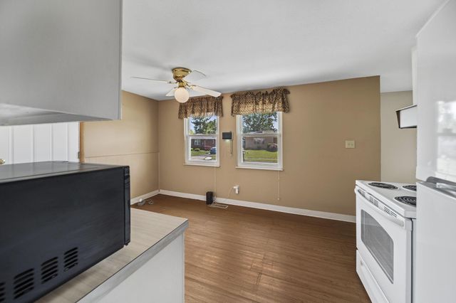 1402 Cardwell Square N, Columbus, OH 43229