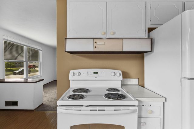 1402 Cardwell Square N, Columbus, OH 43229