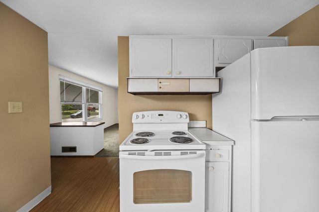 1402 Cardwell Square N, Columbus, OH 43229