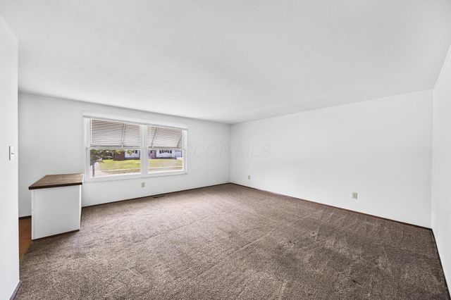 1402 Cardwell Square N, Columbus, OH 43229