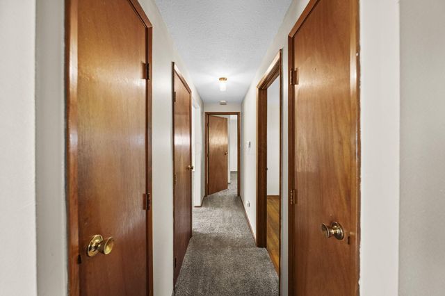 1402 Cardwell Square N, Columbus, OH 43229