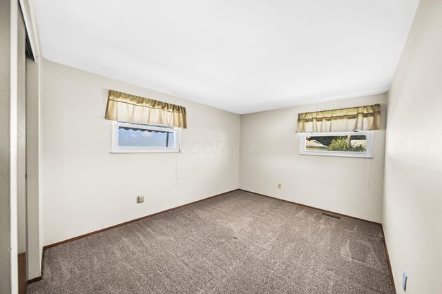 1402 Cardwell Square N, Columbus, OH 43229