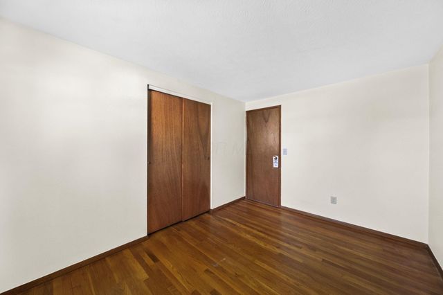 1402 Cardwell Square N, Columbus, OH 43229