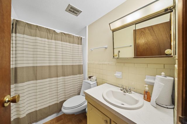 1402 Cardwell Square N, Columbus, OH 43229