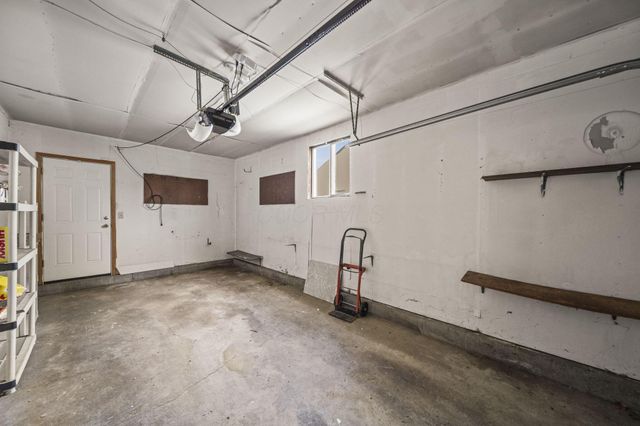 1402 Cardwell Square N, Columbus, OH 43229