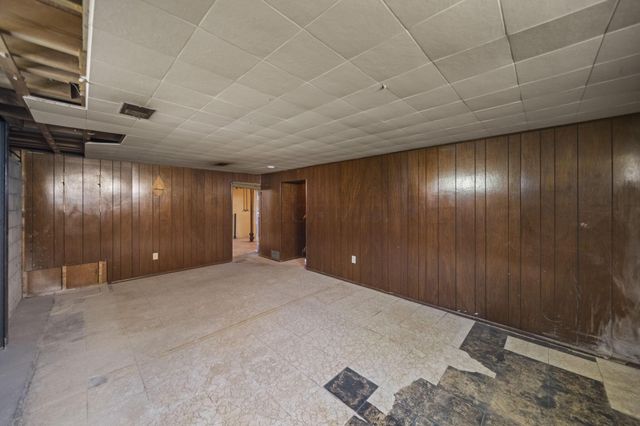 1402 Cardwell Square N, Columbus, OH 43229