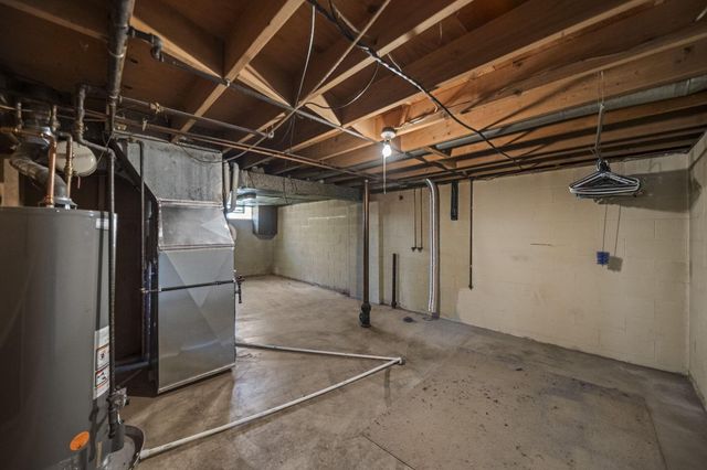 1402 Cardwell Square N, Columbus, OH 43229