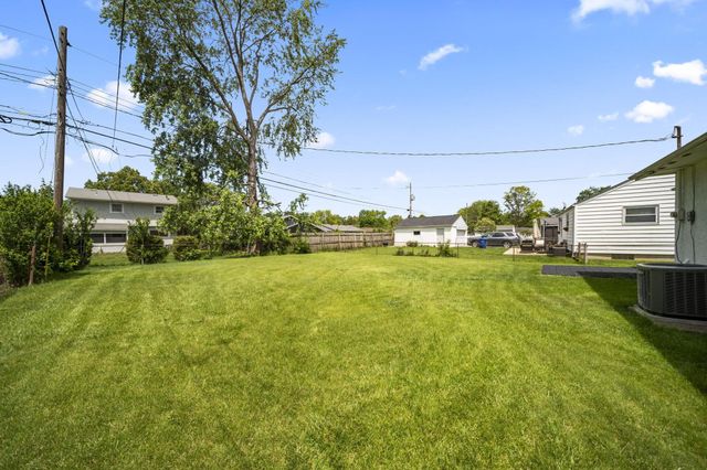 1402 Cardwell Square N, Columbus, OH 43229