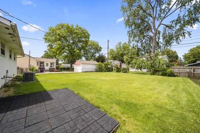 1402 Cardwell Square N, Columbus, OH 43229