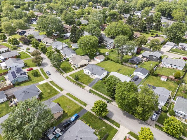 1402 Cardwell Square N, Columbus, OH 43229