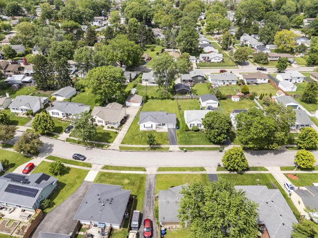 1402 Cardwell Square N, Columbus, OH 43229