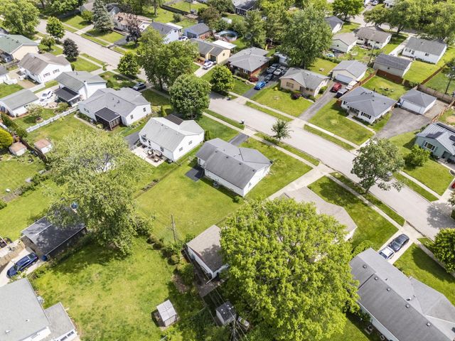 1402 Cardwell Square N, Columbus, OH 43229