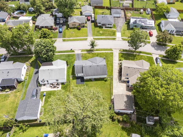 1402 Cardwell Square N, Columbus, OH 43229