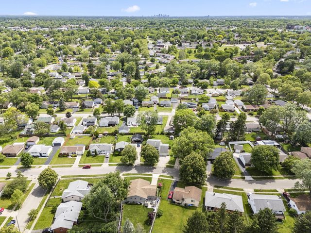 1402 Cardwell Square N, Columbus, OH 43229