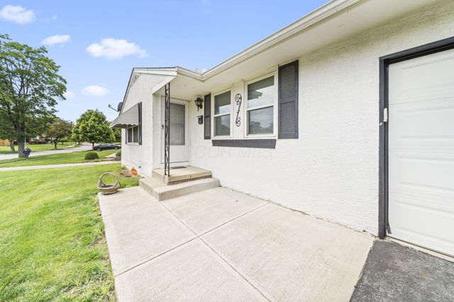 1402 Cardwell Square N, Columbus, OH 43229