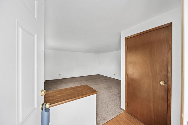 1402 Cardwell Square N, Columbus, OH 43229