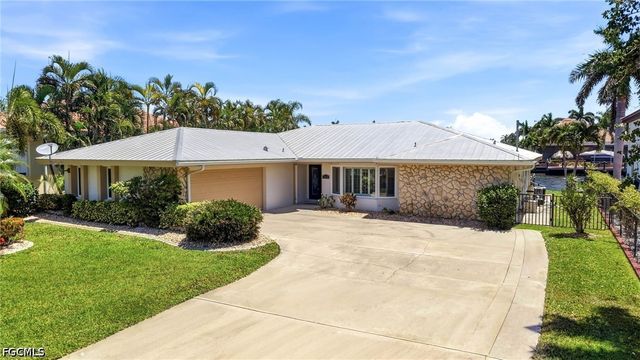 469 Bayshore DR, Cape Coral, FL 33904